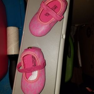 Michael kor slippers